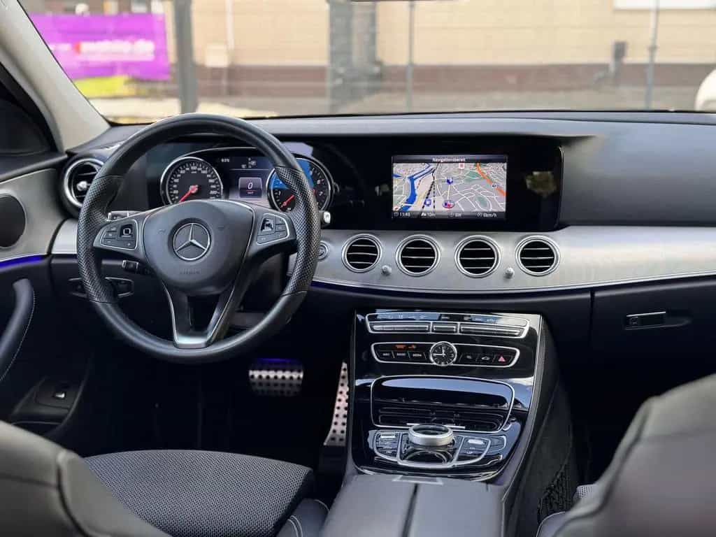 Mercedes-Benz E-Class 200 T AMG LED Kamera SHZ Leder Tempomat 07/2017-photo-17