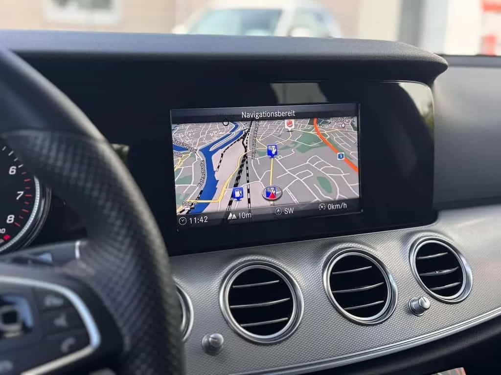 Mercedes-Benz E-Class 200 T AMG LED Kamera SHZ Leder Tempomat 07/2017-photo-19