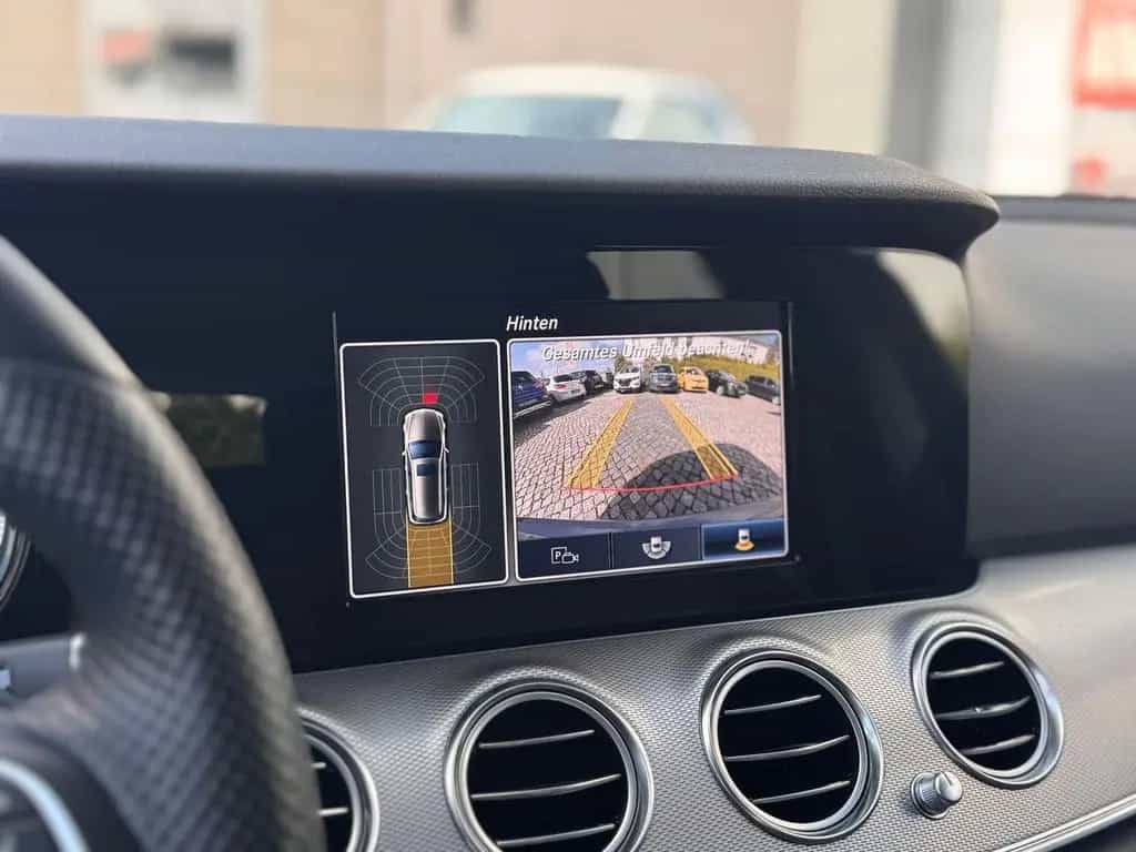 Mercedes-Benz E-Class 200 T AMG LED Kamera SHZ Leder Tempomat 07/2017-photo-20
