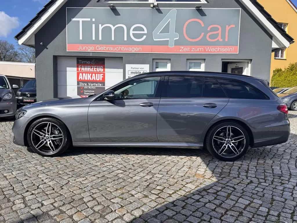Mercedes-Benz E-Class 200 T AMG LED Kamera SHZ Leder Tempomat 07/2017-photo-3
