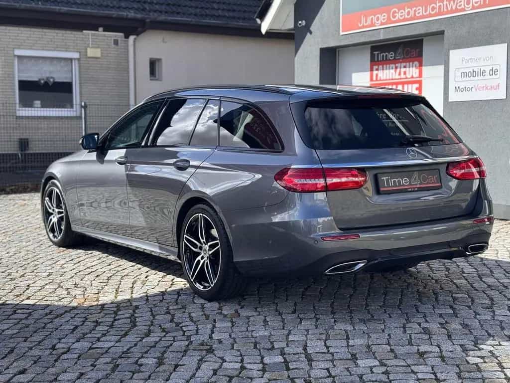 Mercedes-Benz E-Class 200 T AMG LED Kamera SHZ Leder Tempomat 07/2017-photo-4