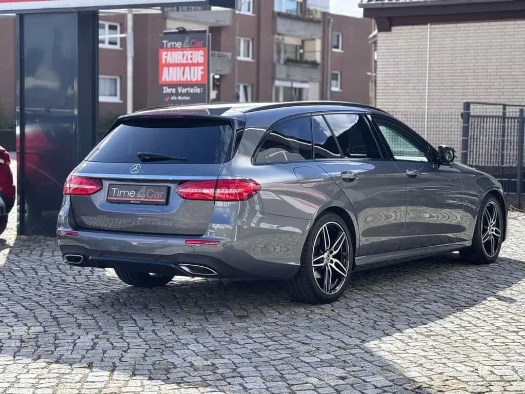 Mercedes-Benz E-Class 200 T AMG LED Kamera SHZ Leder Tempomat 07/2017-photo-7