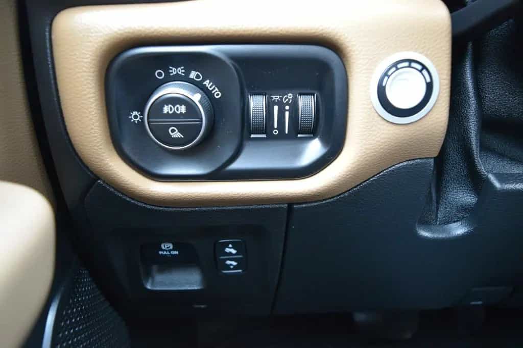 Dodge RAM 1500 Big Horn LPG TÜV NEU 02/2022-photo-15