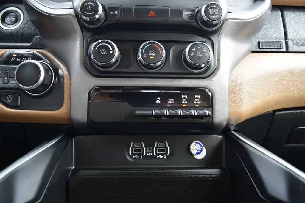Dodge RAM 1500 Big Horn LPG TÜV NEU 02/2022-photo-18