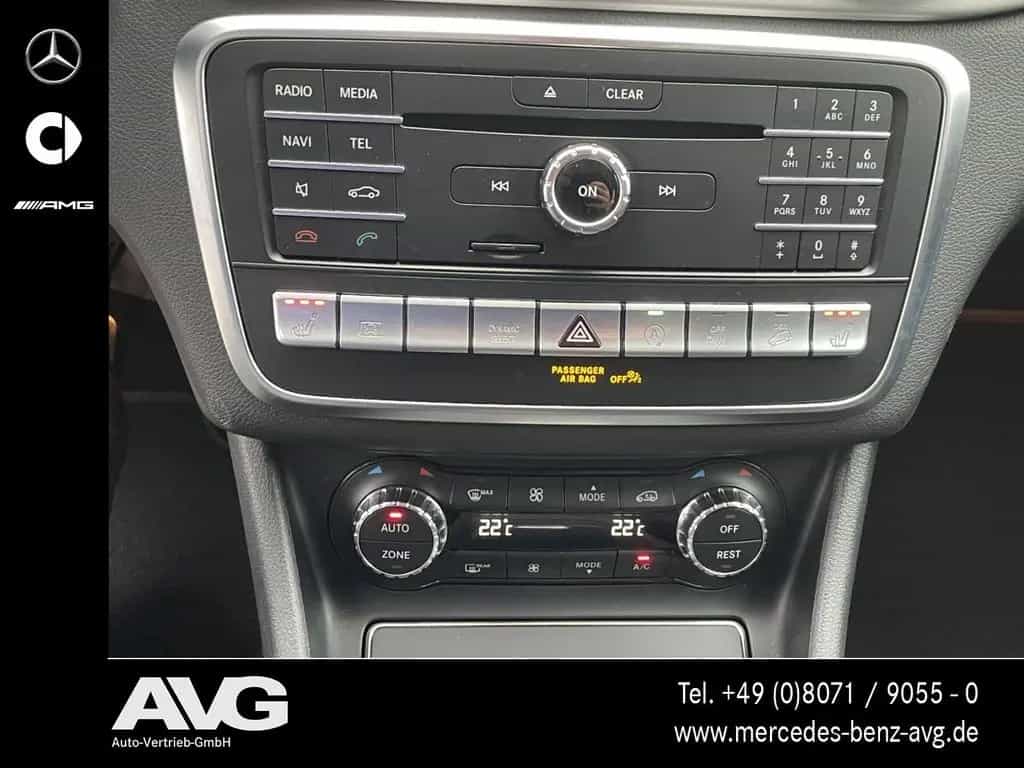 Mercedes-Benz GLA-Class 250 4M AMG Navi LED SHZ Pano RFK Keyless CD 12/2019-photo-12