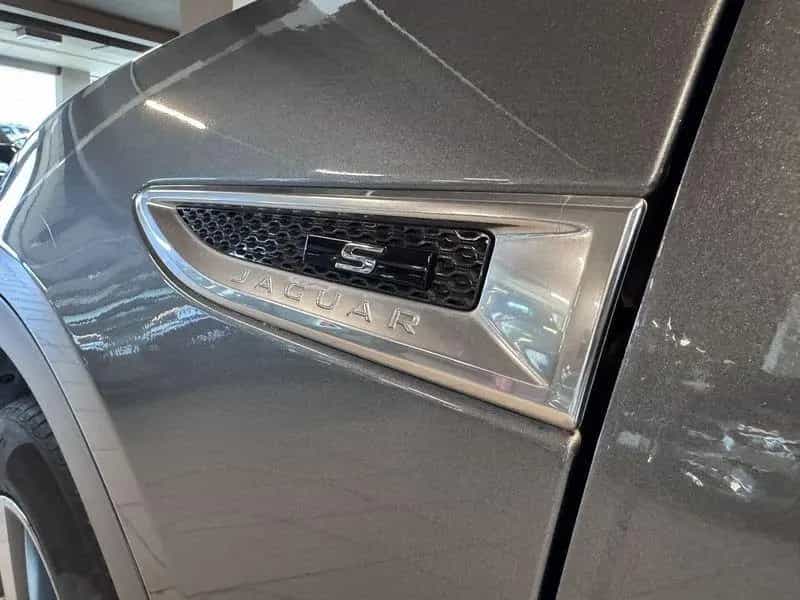 Jaguar E-Pace 2.0D i4 150cv R-DYNAMIC AUTO AWD 03/2019-photo-4