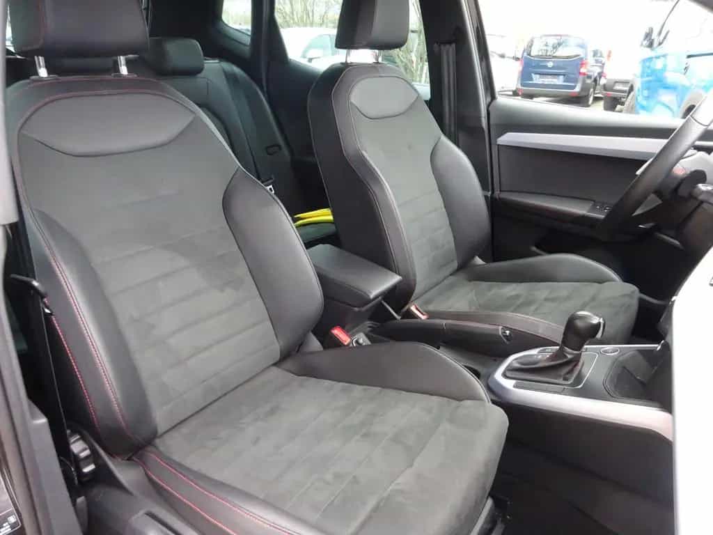 Seat Arona 110PS DSG FR AHK Navi Winter LED 12/2023-photo-11