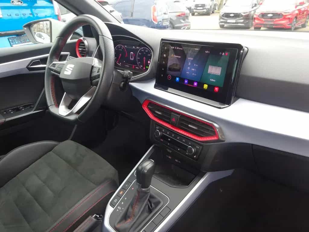 Seat Arona 110PS DSG FR AHK Navi Winter LED 12/2023-photo-12