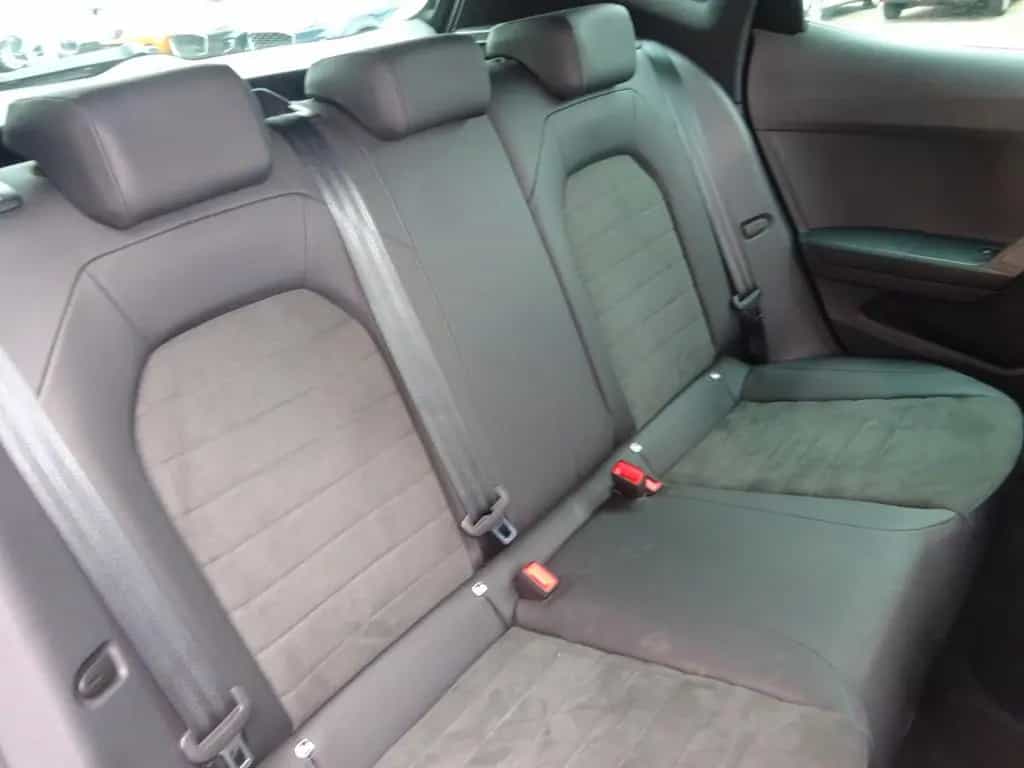 Seat Arona 110PS DSG FR AHK Navi Winter LED 12/2023-photo-13