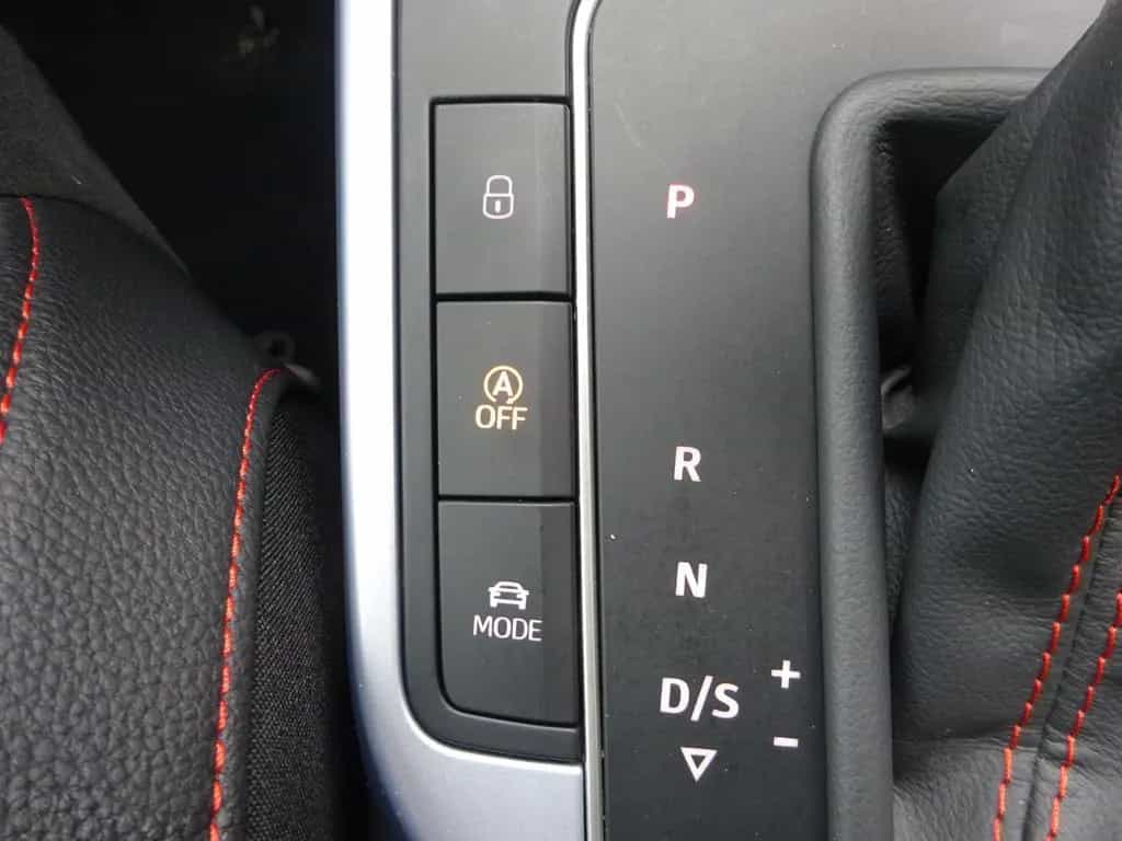 Seat Arona 110PS DSG FR AHK Navi Winter LED 12/2023-photo-18