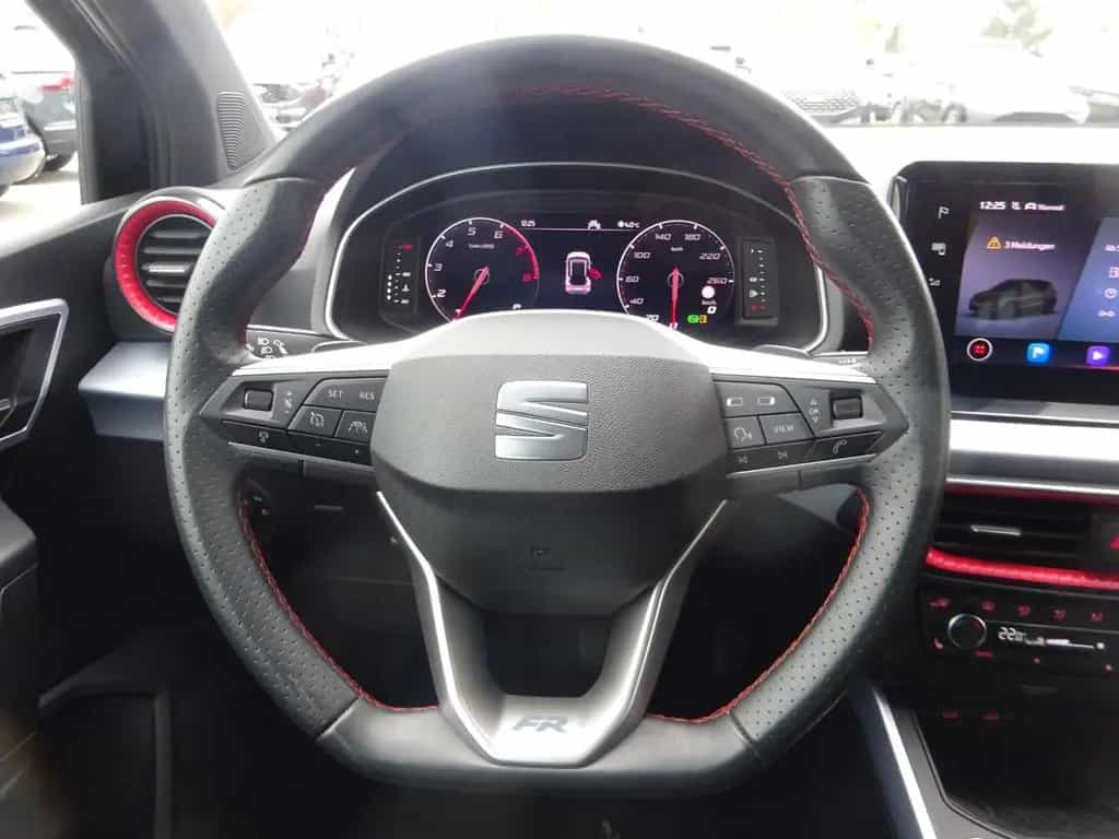 Seat Arona 110PS DSG FR AHK Navi Winter LED 12/2023-photo-19