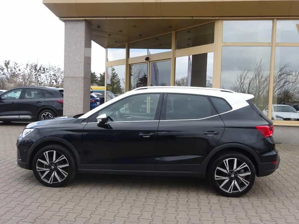 Seat Arona 110PS DSG FR AHK Navi Winter LED 12/2023-photo-2