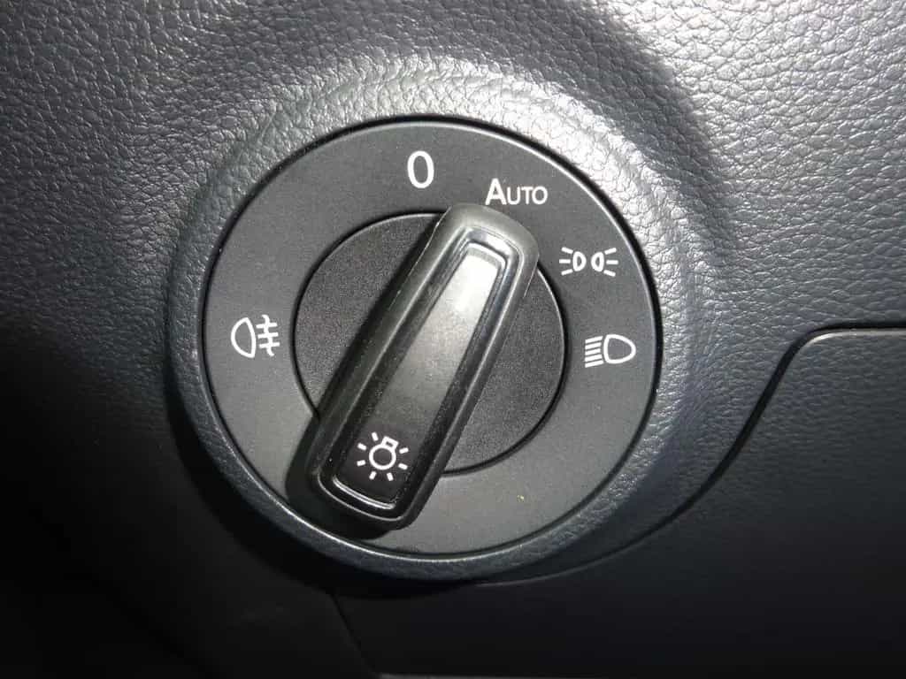 Seat Arona 110PS DSG FR AHK Navi Winter LED 12/2023-photo-22