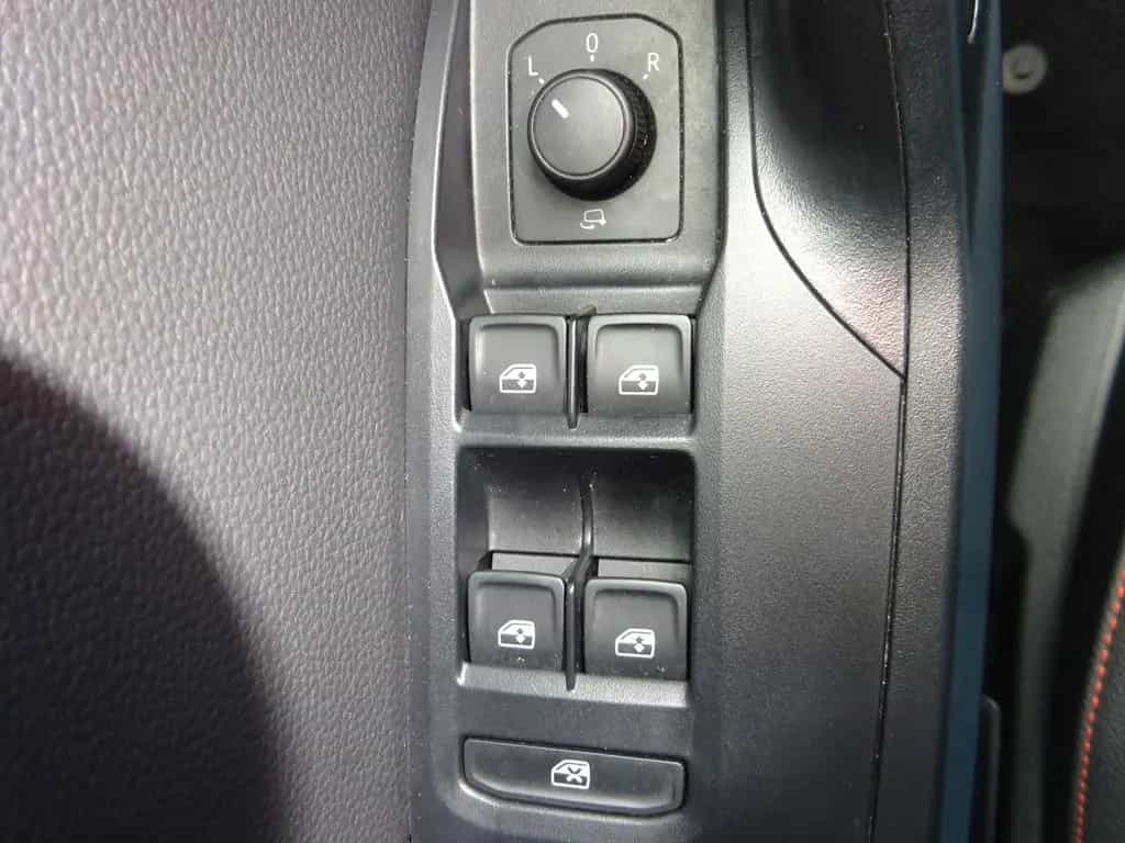 Seat Arona 110PS DSG FR AHK Navi Winter LED 12/2023-photo-23