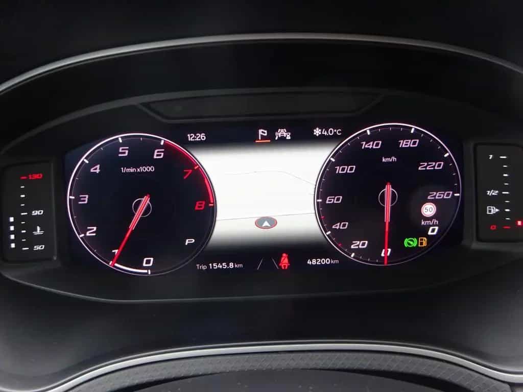 Seat Arona 110PS DSG FR AHK Navi Winter LED 12/2023-photo-24