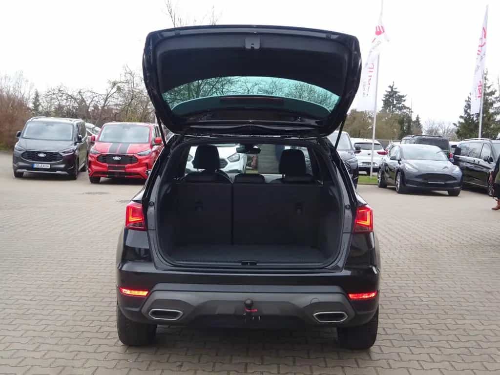 Seat Arona 110PS DSG FR AHK Navi Winter LED 12/2023-photo-4