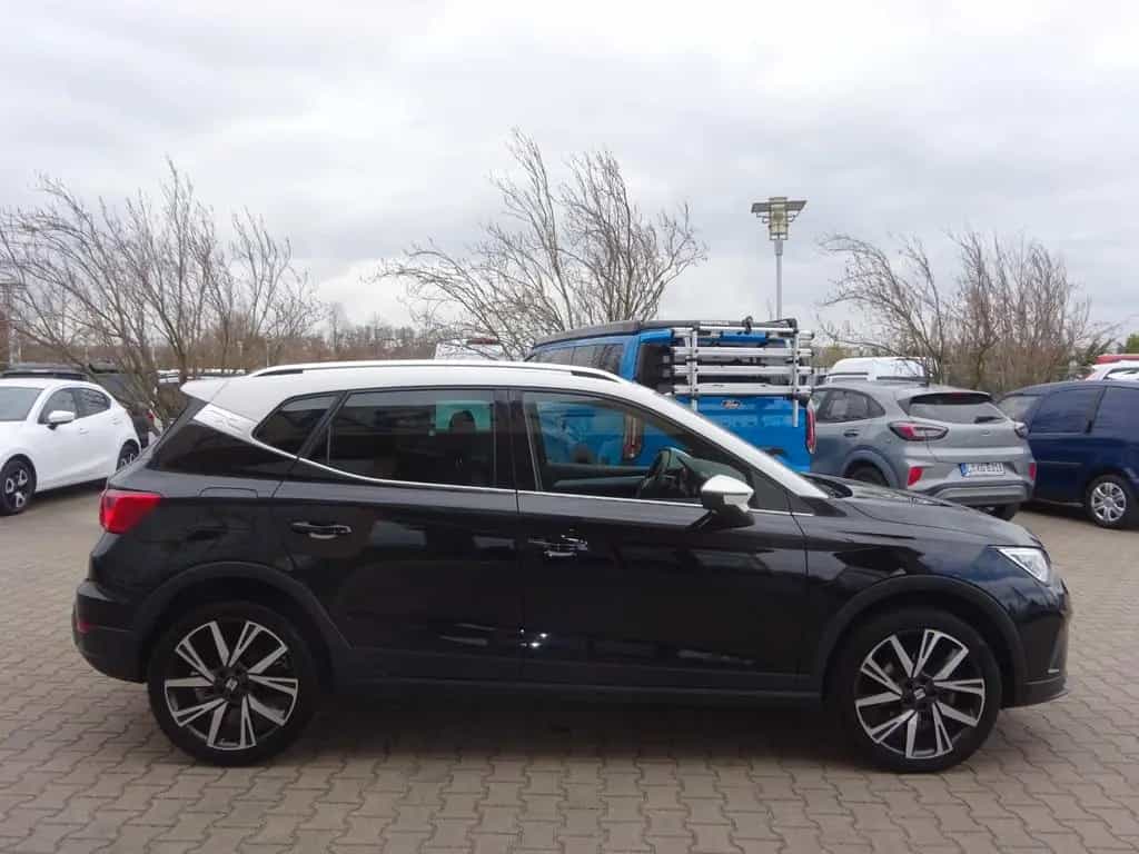 Seat Arona 110PS DSG FR AHK Navi Winter LED 12/2023-photo-7