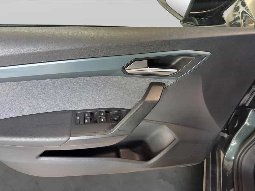 Seat Arona 1.0 TSI DSG Xperience LED NAVI PARKLENK SH 04/2022-photo-12