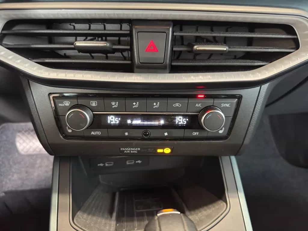Seat Arona 1.0 TSI DSG Xperience LED NAVI PARKLENK SH 04/2022-photo-15