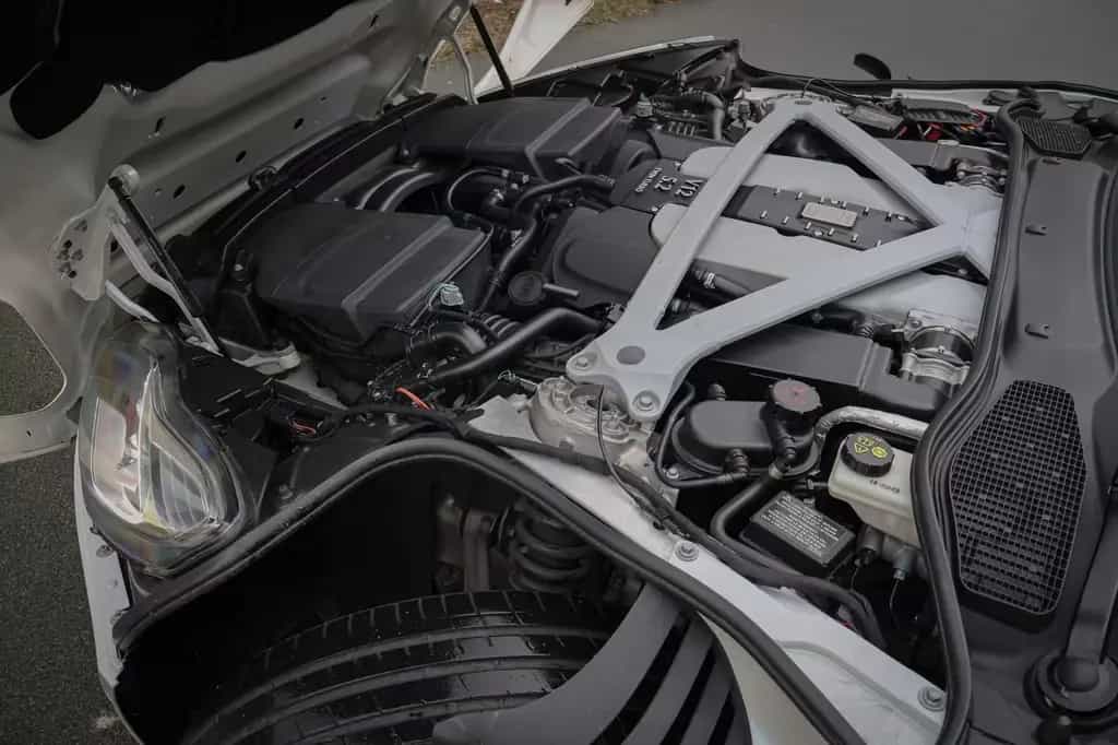 Aston Martin DB11 5.2 V12 | B&O 3D AUDIO | SUÉDE HEMELBEKLEDI 01/2017-photo-10