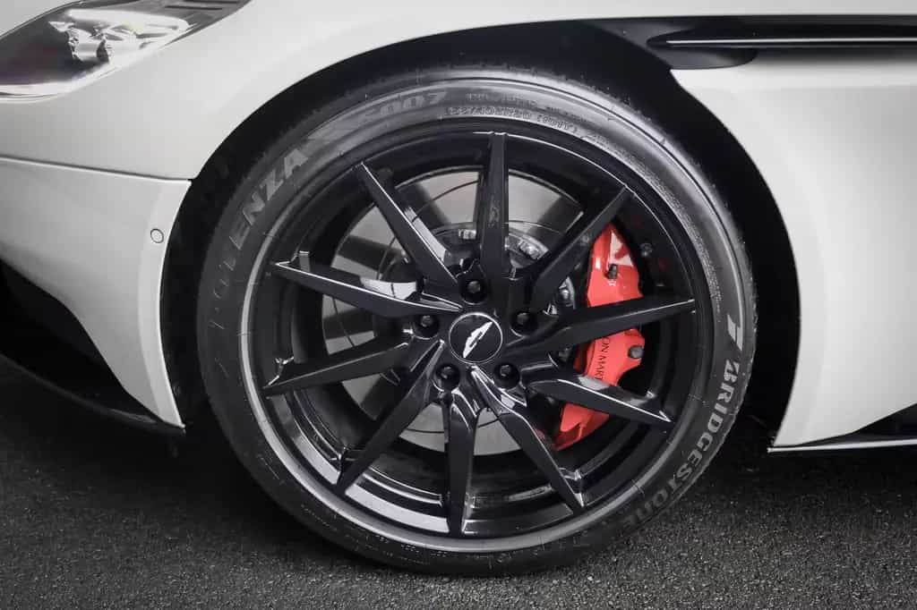 Aston Martin DB11 5.2 V12 | B&O 3D AUDIO | SUÉDE HEMELBEKLEDI 01/2017-photo-22