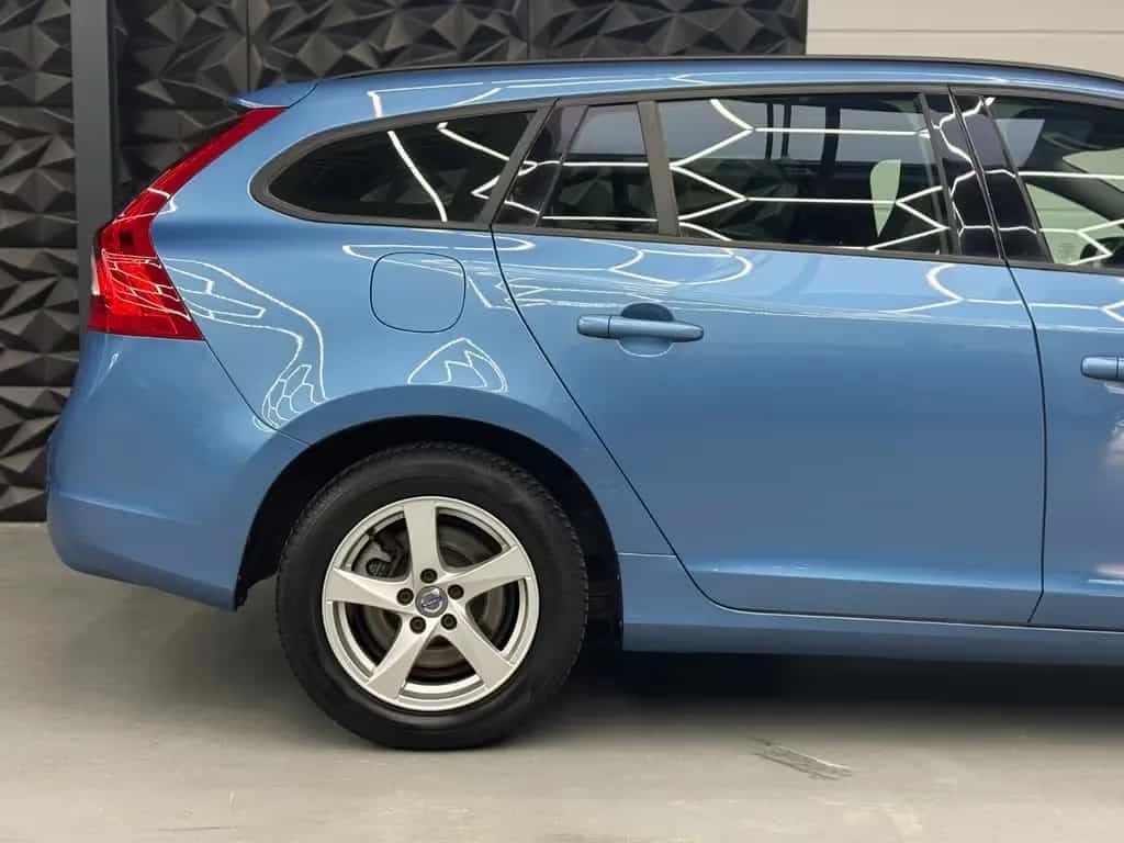 Volvo V60 D2 Business NAVI*KLIMA*TEMPOMAT*SCHECKHEFT 03/2017-photo-12