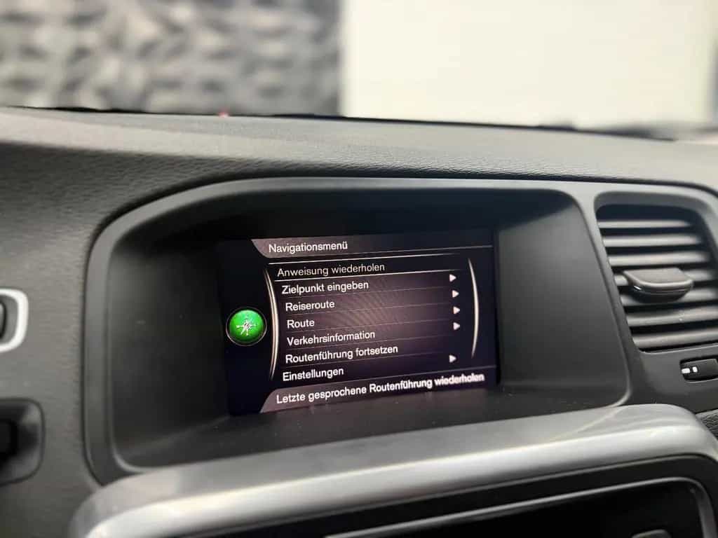 Volvo V60 D2 Business NAVI*KLIMA*TEMPOMAT*SCHECKHEFT 03/2017-photo-39