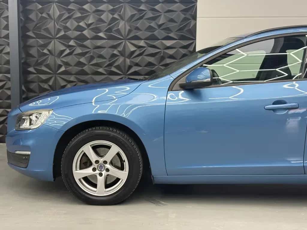 Volvo V60 D2 Business NAVI*KLIMA*TEMPOMAT*SCHECKHEFT 03/2017-photo-4