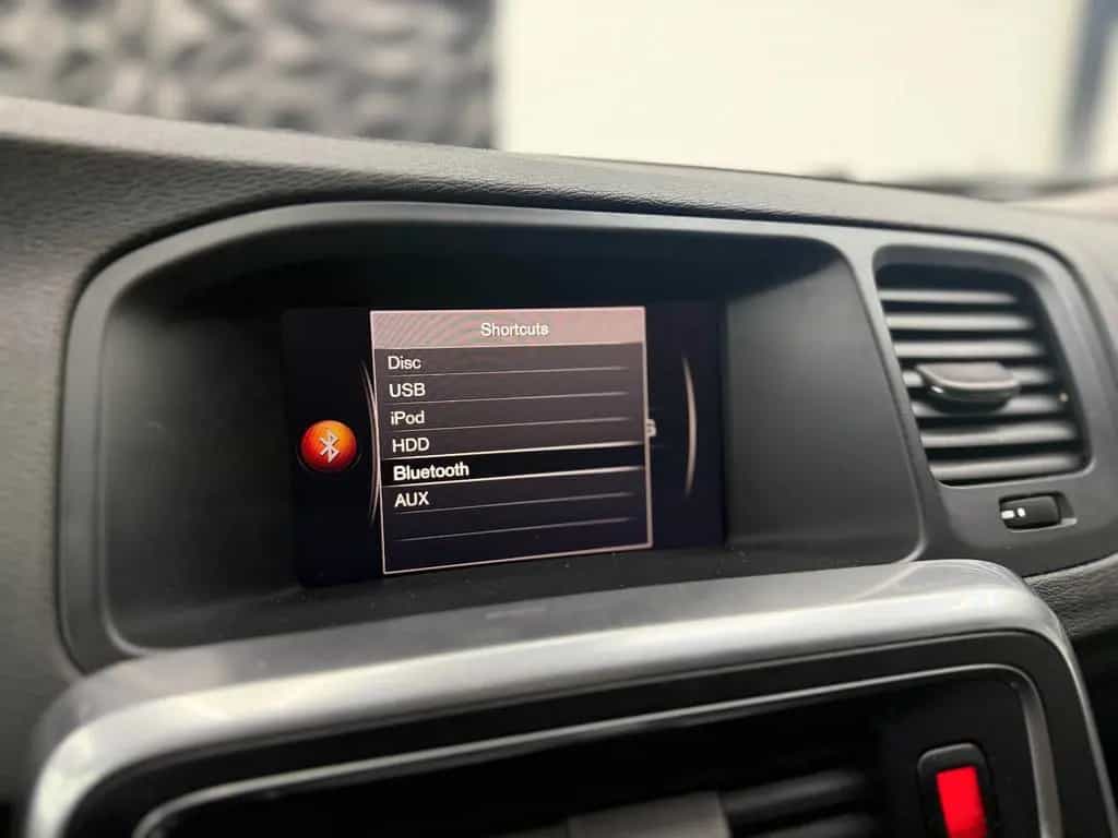 Volvo V60 D2 Business NAVI*KLIMA*TEMPOMAT*SCHECKHEFT 03/2017-photo-40