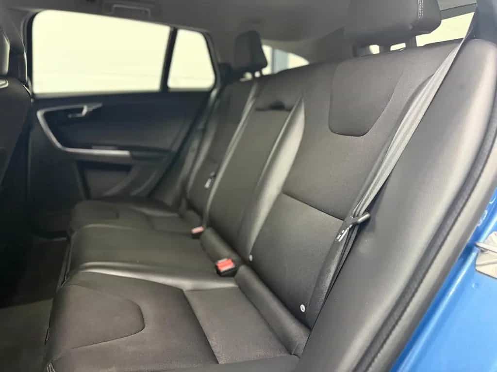 Volvo V60 D2 Business NAVI*KLIMA*TEMPOMAT*SCHECKHEFT 03/2017-photo-42