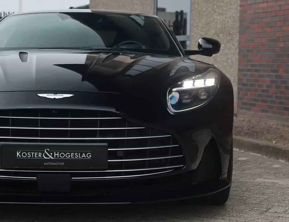 Aston Martin DB12 4.0 V8 | 360 camera - Scheckheft 05/2025-photo-11