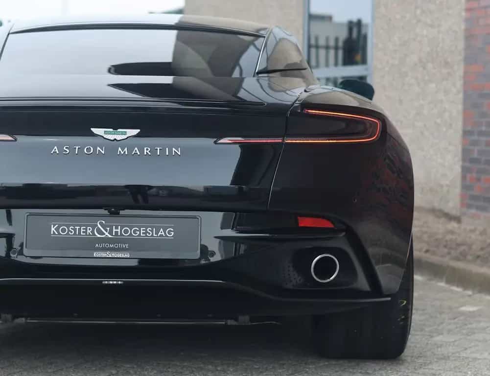 Aston Martin DB12 4.0 V8 | 360 camera - Scheckheft 05/2025-photo-12