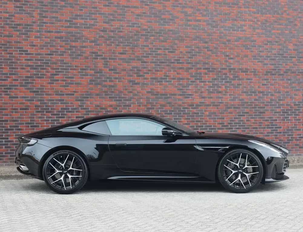 Aston Martin DB12 4.0 V8 | 360 camera - Scheckheft 05/2025-photo-13