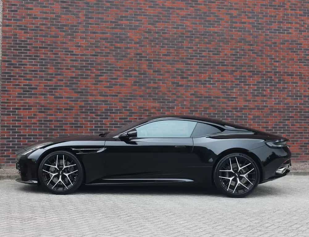 Aston Martin DB12 4.0 V8 | 360 camera - Scheckheft 05/2025-photo-14