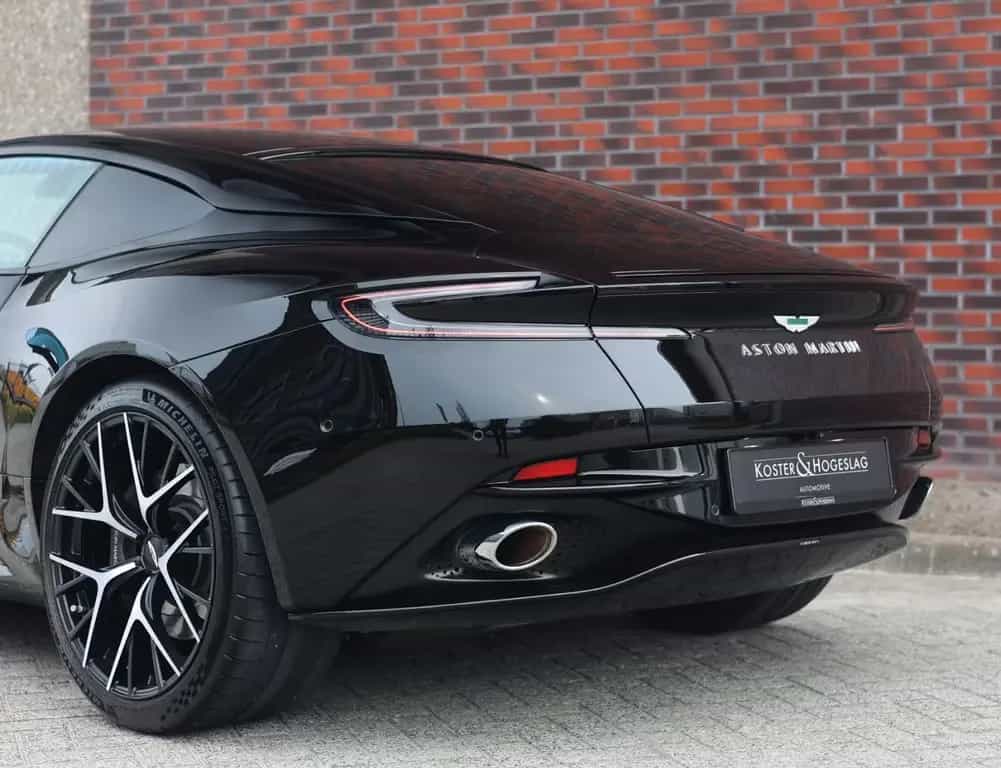 Aston Martin DB12 4.0 V8 | 360 camera - Scheckheft 05/2025-photo-19