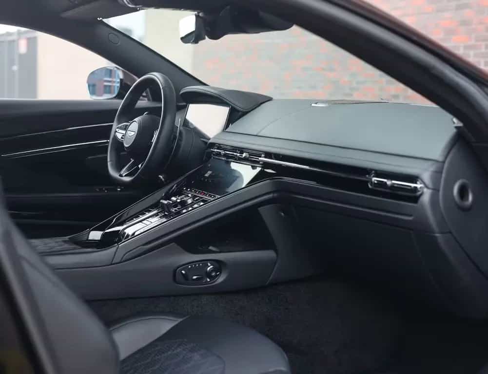 Aston Martin DB12 4.0 V8 | 360 camera - Scheckheft 05/2025-photo-21
