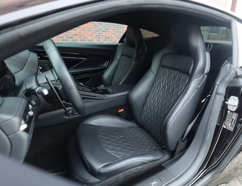 Aston Martin DB12 4.0 V8 | 360 camera - Scheckheft 05/2025-photo-22