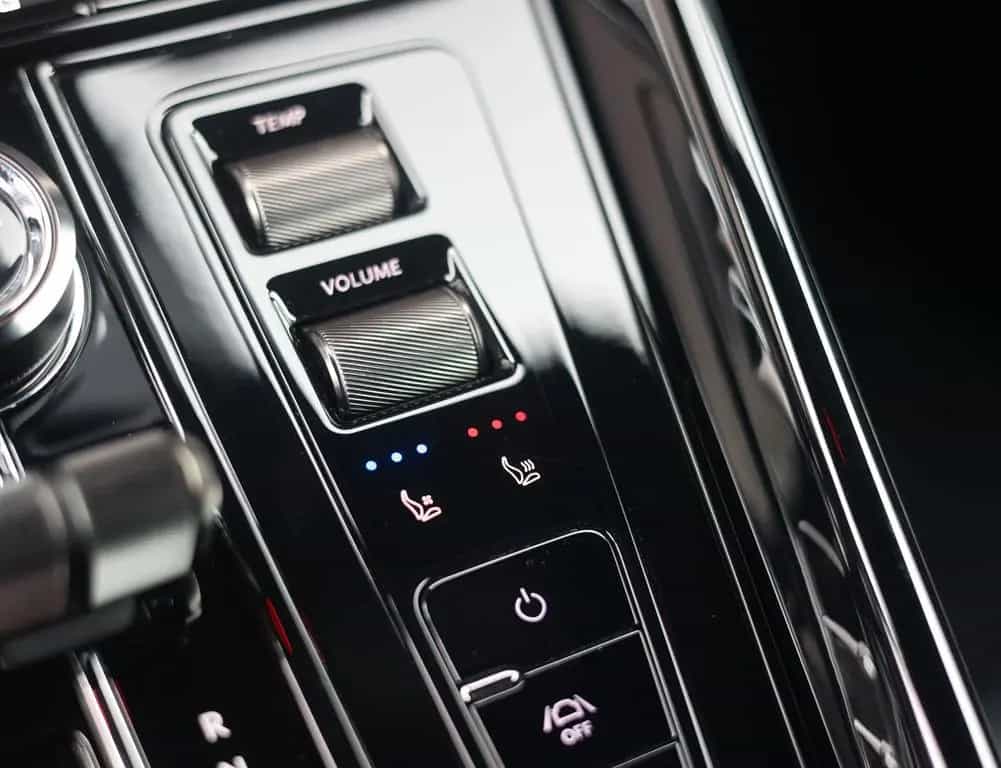 Aston Martin DB12 4.0 V8 | 360 camera - Scheckheft 05/2025-photo-24