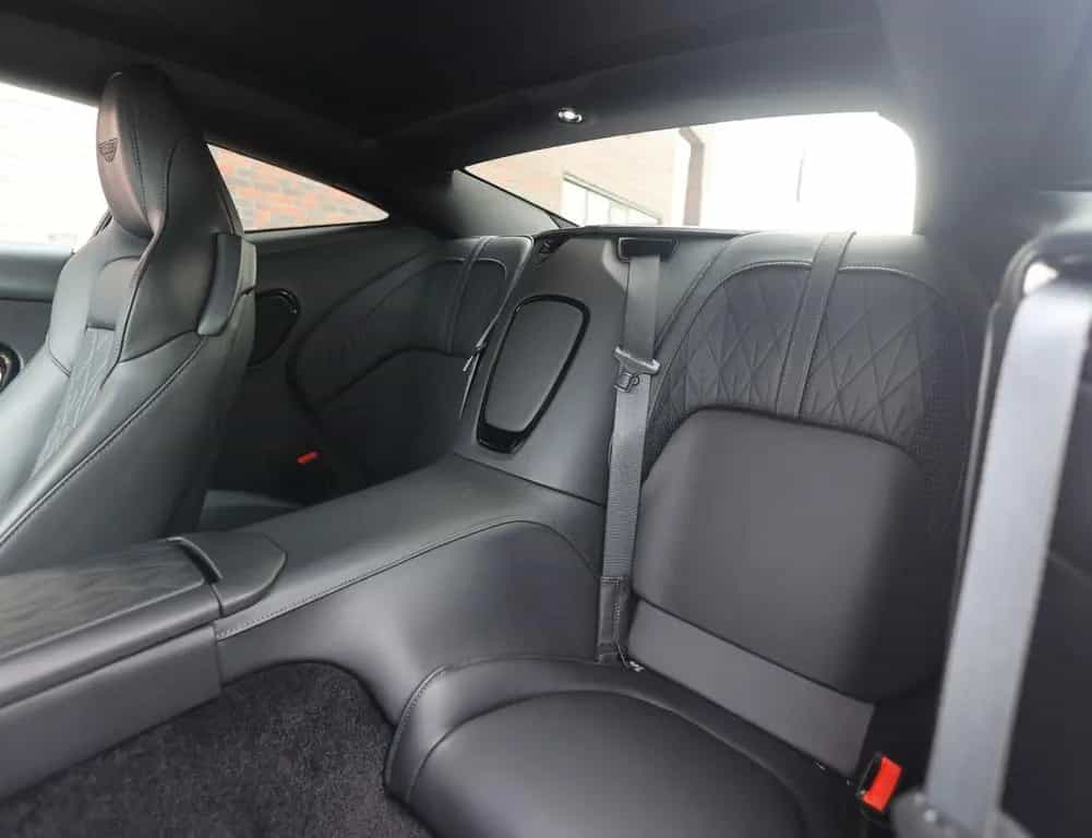 Aston Martin DB12 4.0 V8 | 360 camera - Scheckheft 05/2025-photo-25