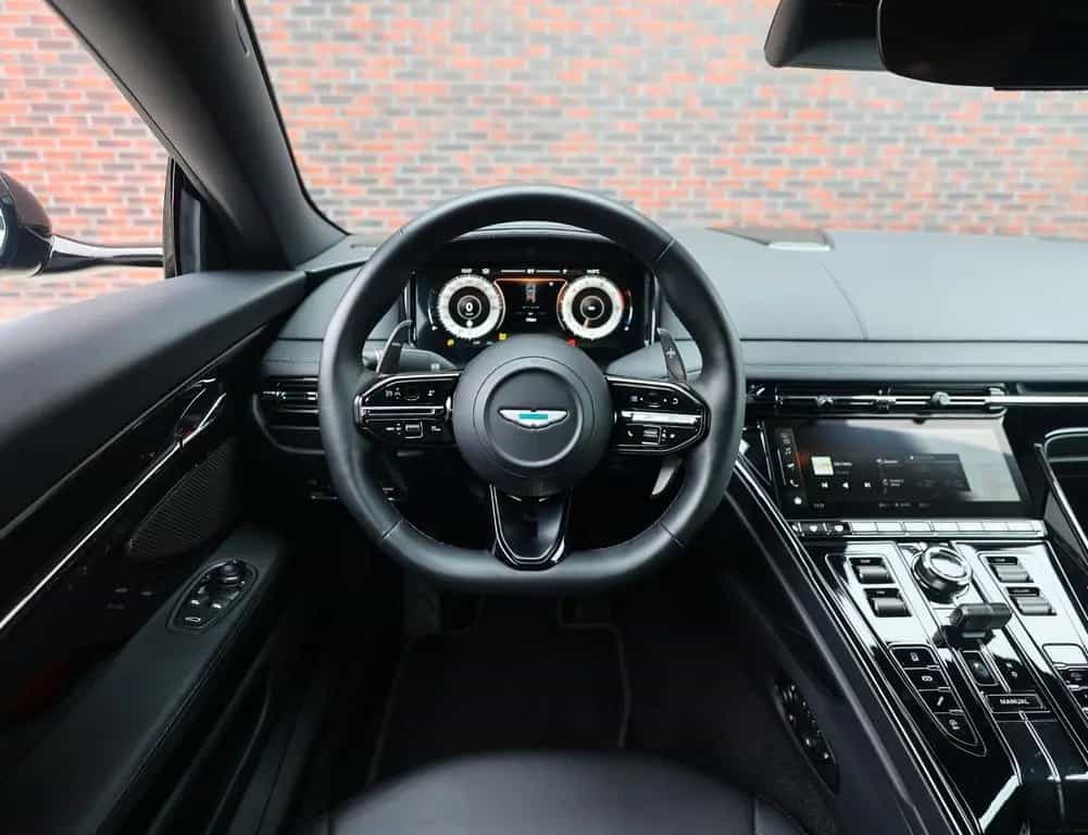 Aston Martin DB12 4.0 V8 | 360 camera - Scheckheft 05/2025-photo-27