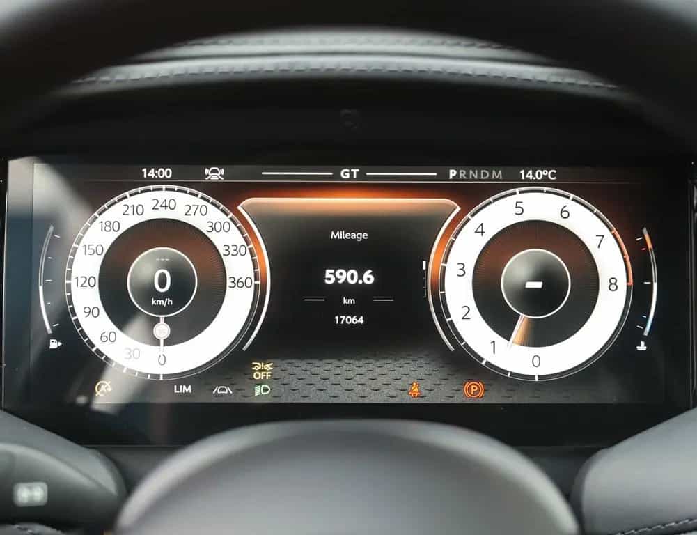 Aston Martin DB12 4.0 V8 | 360 camera - Scheckheft 05/2025-photo-34