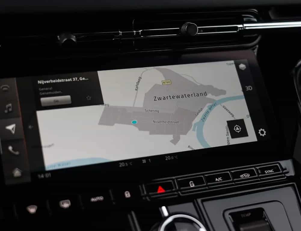 Aston Martin DB12 4.0 V8 | 360 camera - Scheckheft 05/2025-photo-36
