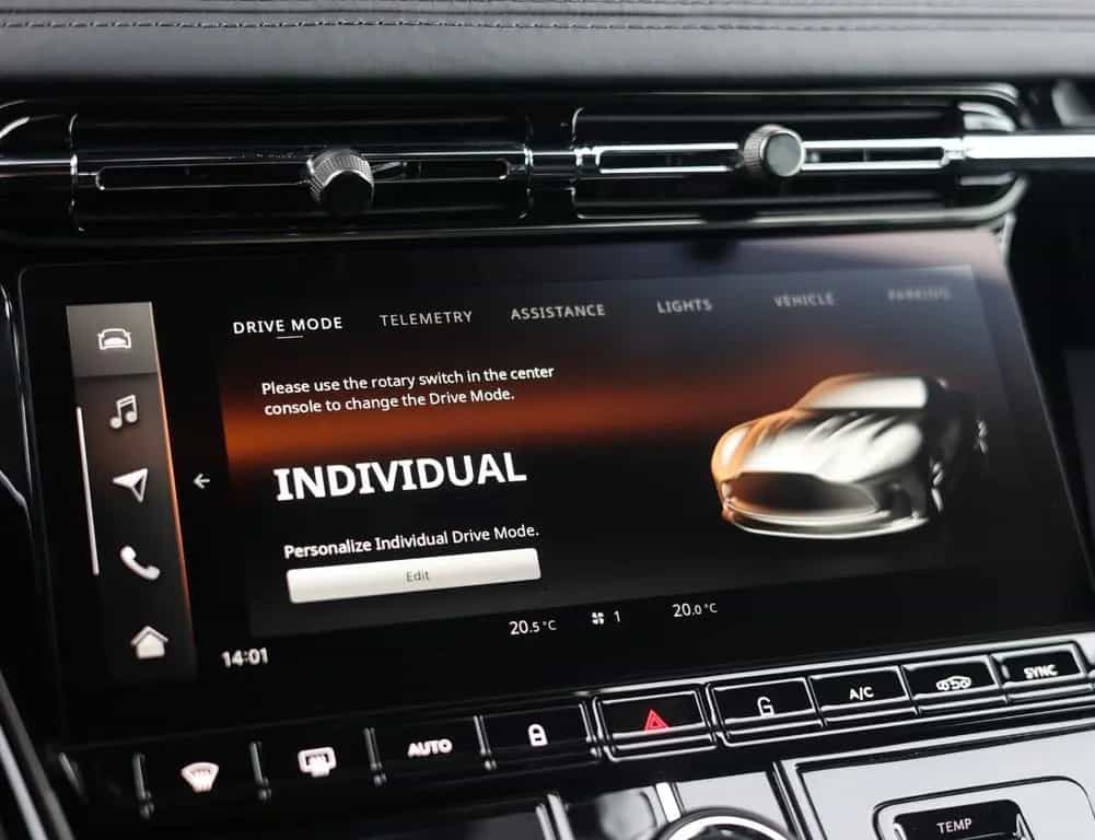 Aston Martin DB12 4.0 V8 | 360 camera - Scheckheft 05/2025-photo-37