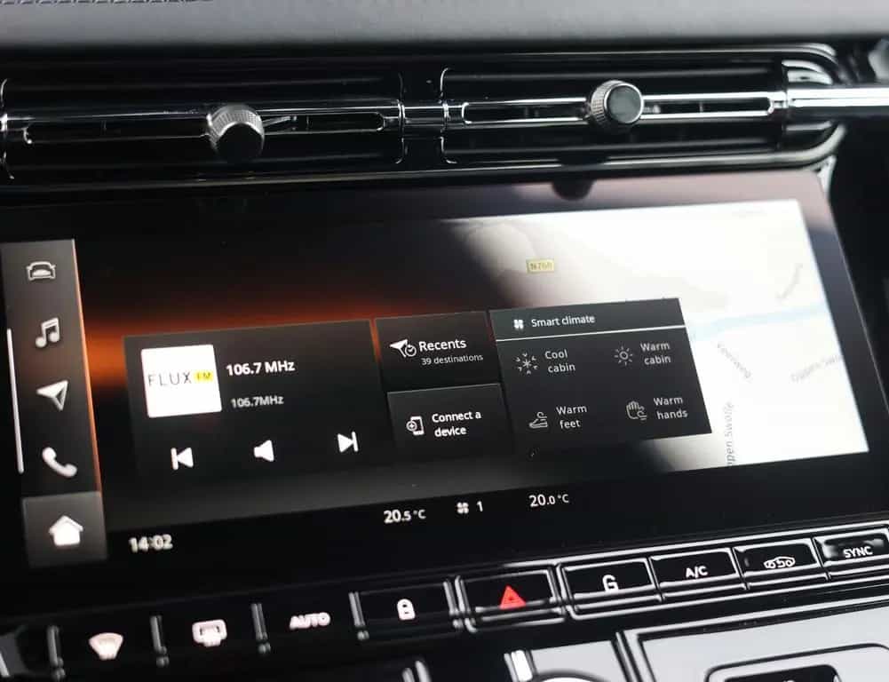 Aston Martin DB12 4.0 V8 | 360 camera - Scheckheft 05/2025-photo-41
