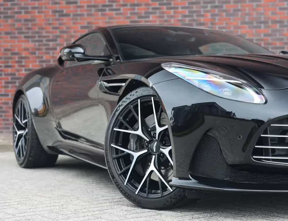 Aston Martin DB12 4.0 V8 | 360 camera - Scheckheft 05/2025-photo-5