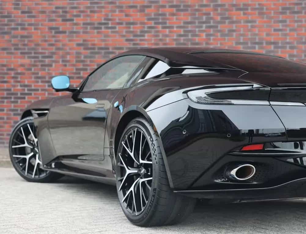 Aston Martin DB12 4.0 V8 | 360 camera - Scheckheft 05/2025-photo-6