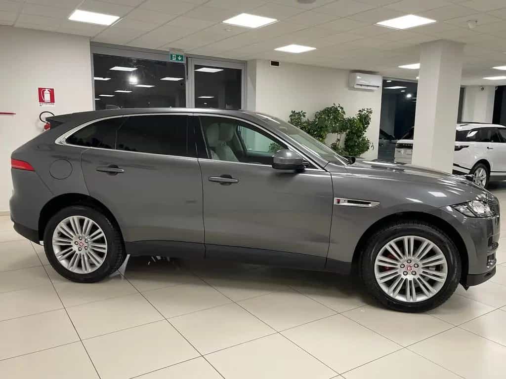 Jaguar F-Pace 2.0 D 180 CV AWD aut. Prestige 201 11/2017-photo-3