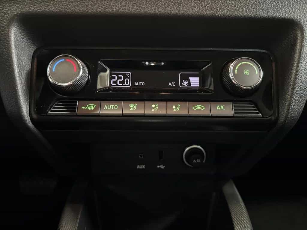Skoda Fabia Combi 1.0 TSI DSG Clever Sitzheizung PDC 06/2018-photo-16