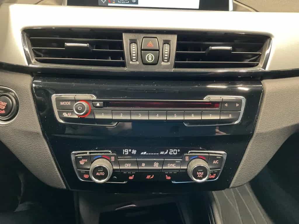 BMW X1 sDr. 18i Advantage AHK Navi BT Sitzh. PDC 17" 02/2019-photo-11