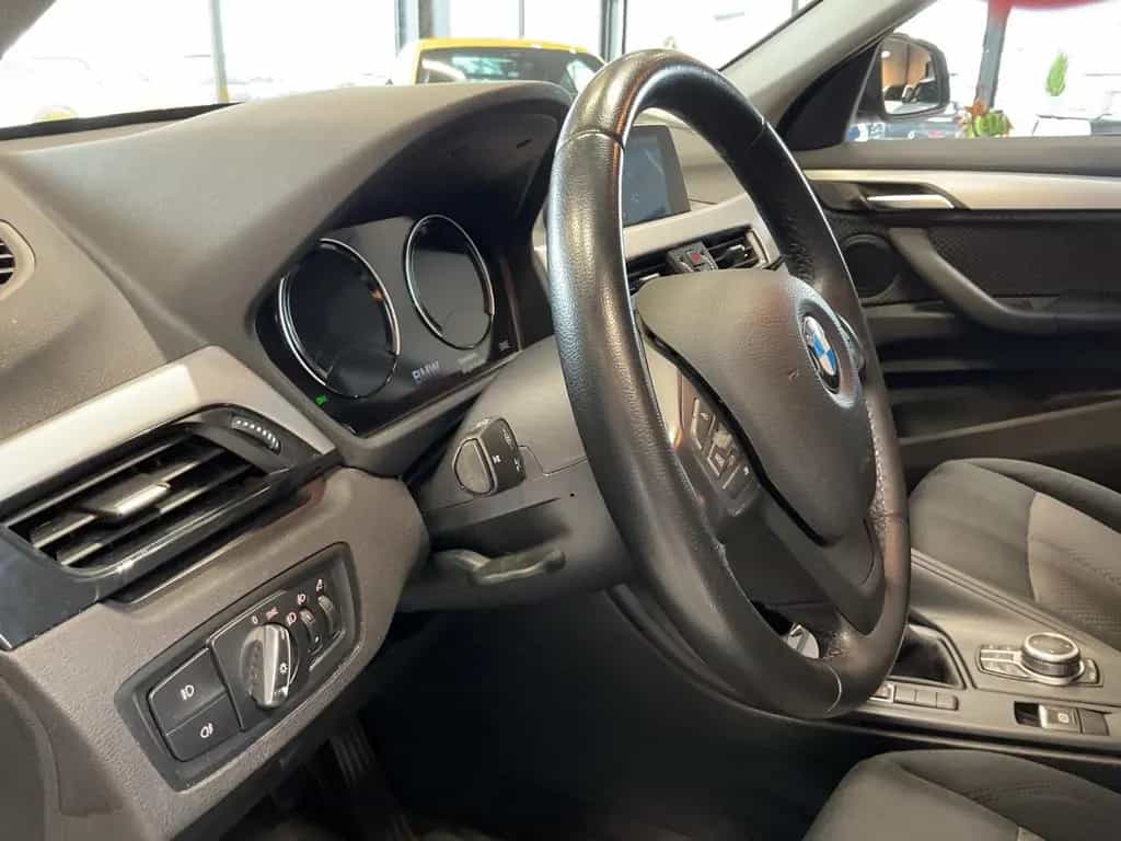 BMW X1 sDr. 18i Advantage AHK Navi BT Sitzh. PDC 17" 02/2019-photo-25